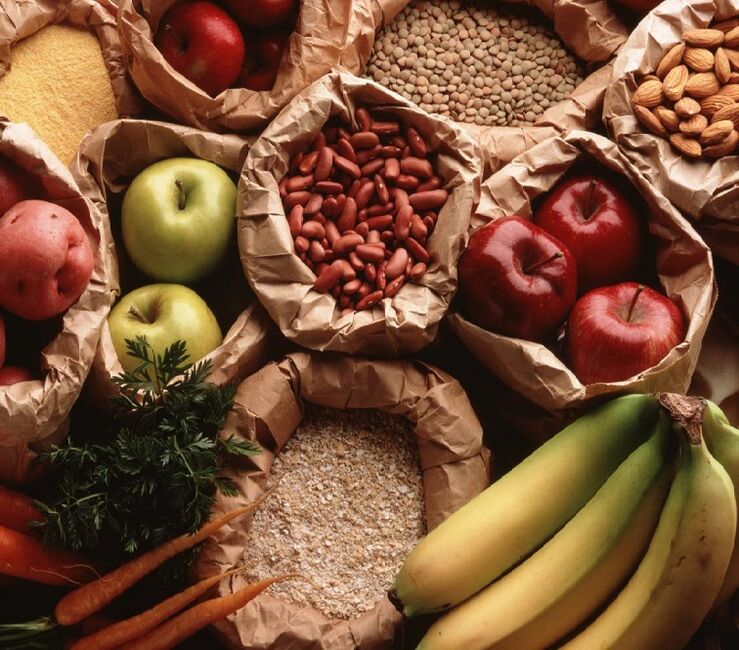 Nützliche Lebensmittel zur diätetischen Zubereitung zur Reinigung des Körpers von Parasiten